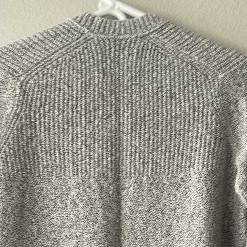 Abercrombie & Fitch Gray Cardigan Sweater ,botton down front with 2side pockets - Picture 5 of 6